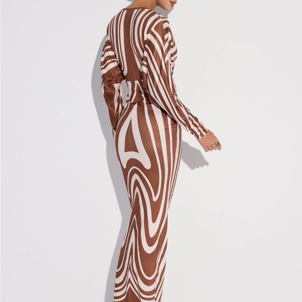 Commense Striped Plunge Neck Slit Midi Dress - Picture 3 of 8